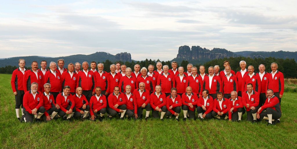 Bild: 2010 mit den Schrammsteinen im Hintergrund Bild: 2010 mit den Schrammsteinen im Hintergrund